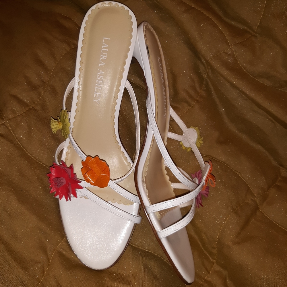 Laura Ashley Aloha pumps